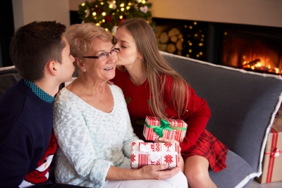 Come fare un regalo ad una persona anziana